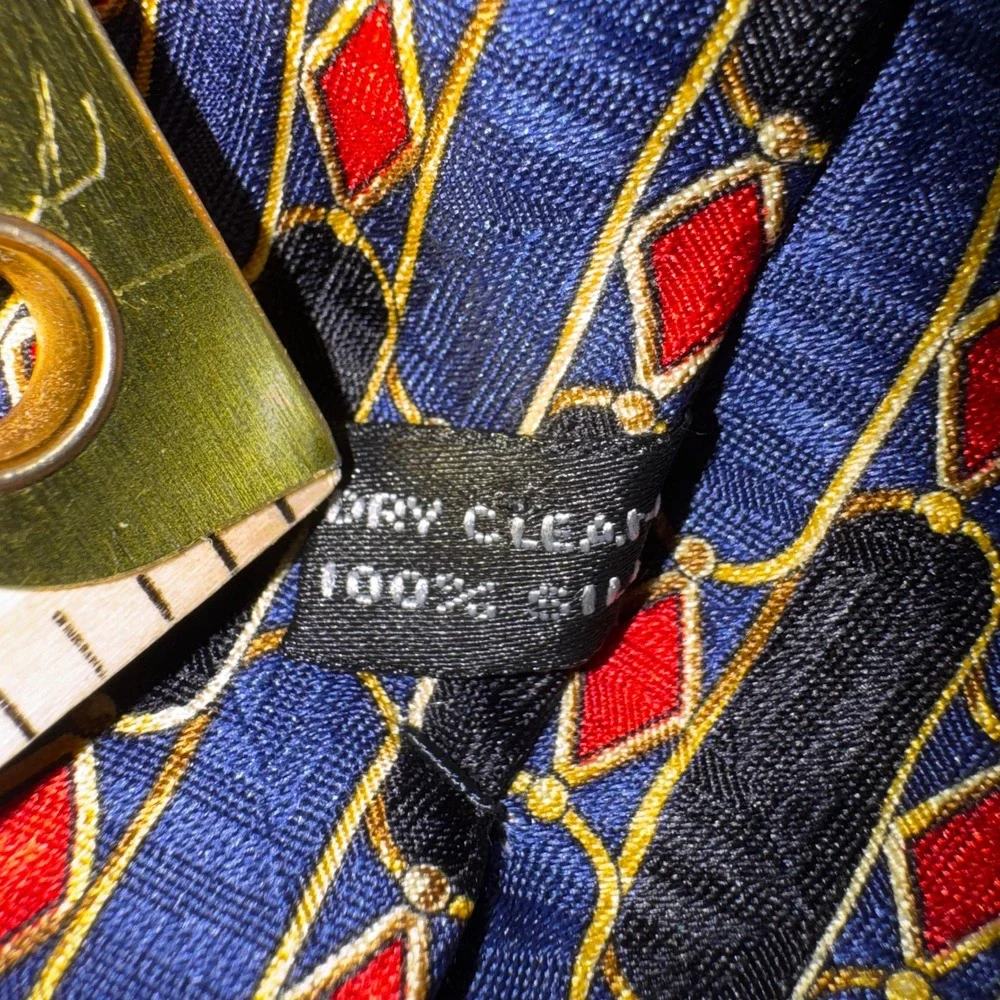 Neiman Marcus Mens Silk Tie Blue Red Diamond Geometric Hand Made in Spain 60in
